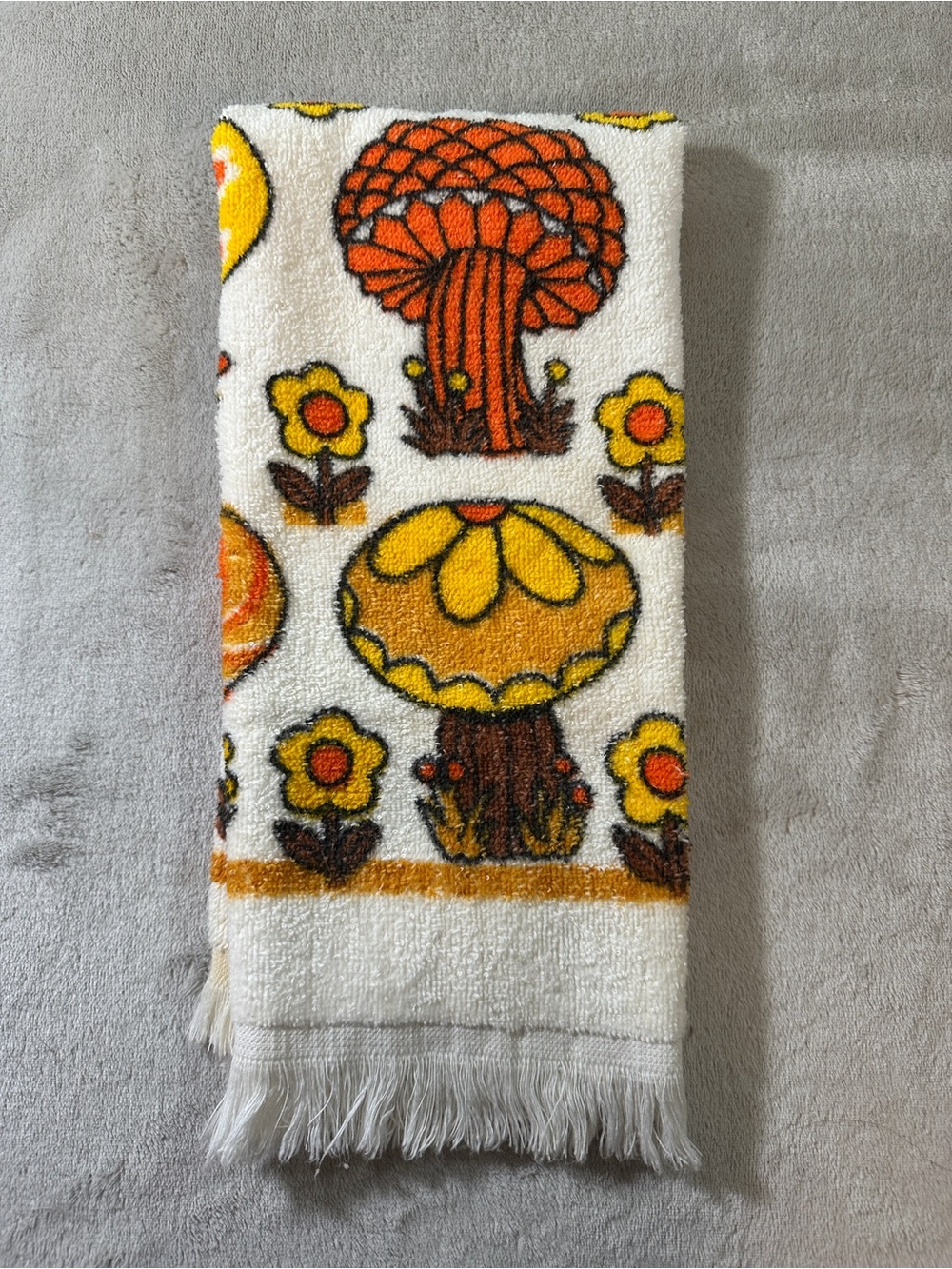 Vintage/Retro Mushroom Floral Fringed Cotton Hand Towel